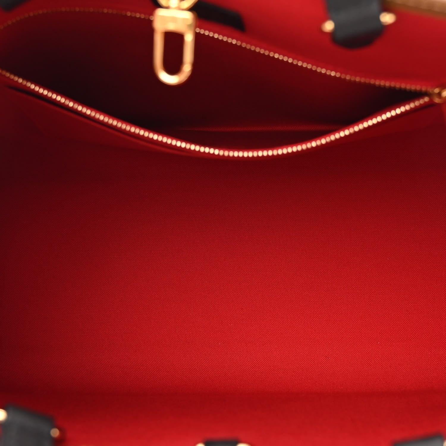 Louis Vuitton Reverse Monogram Giant Onthego MM 4 of 9