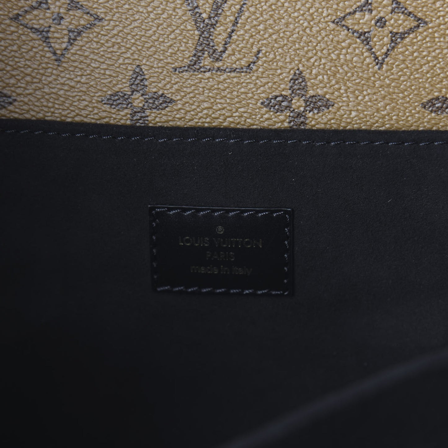 Reverse Monogram Pochette Metis