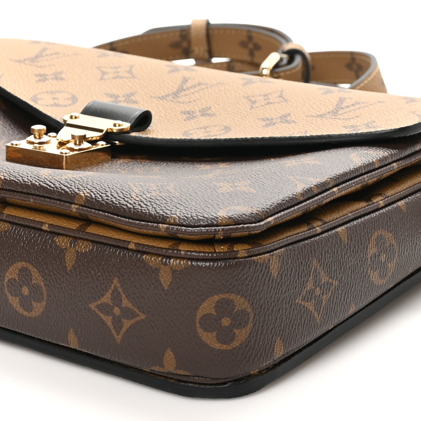 Reverse Monogram Pochette Metis