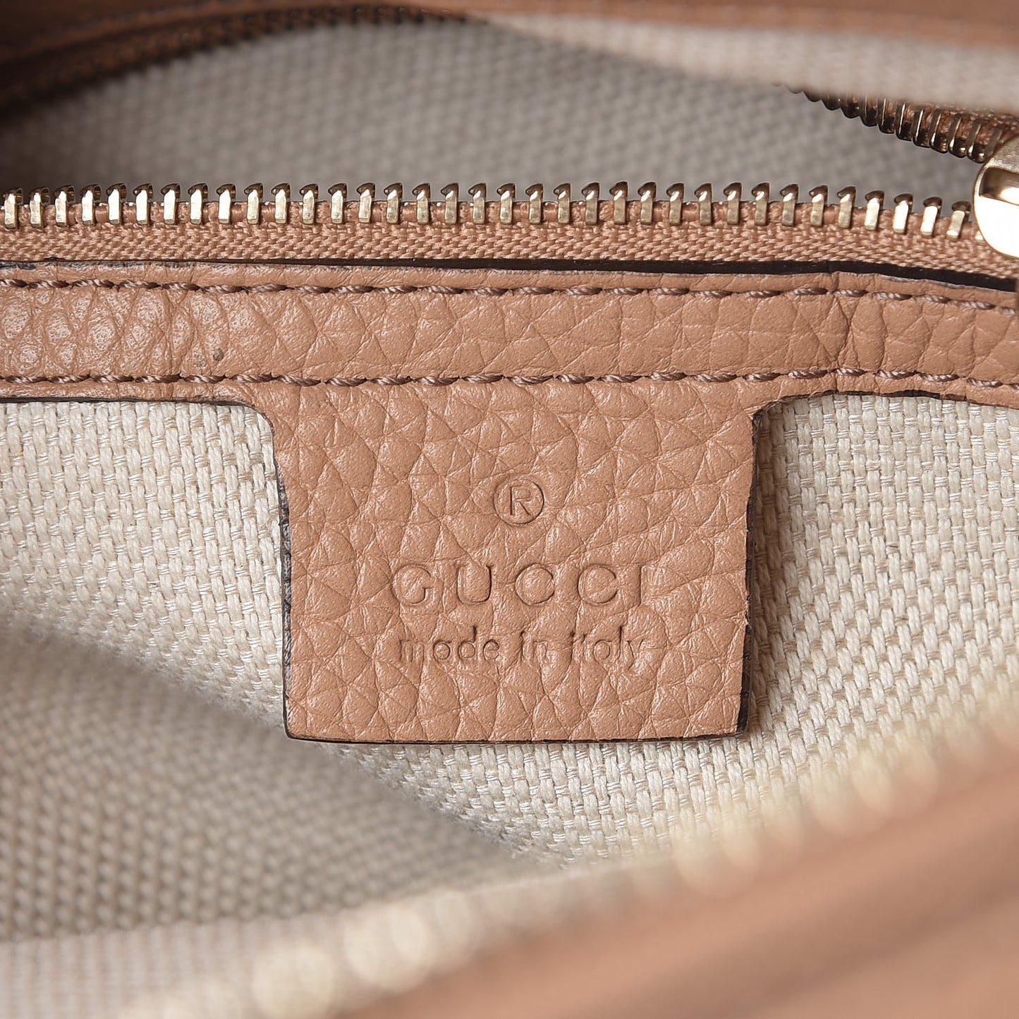 Pebbled Calfskin Large Soho Hobo Camelia