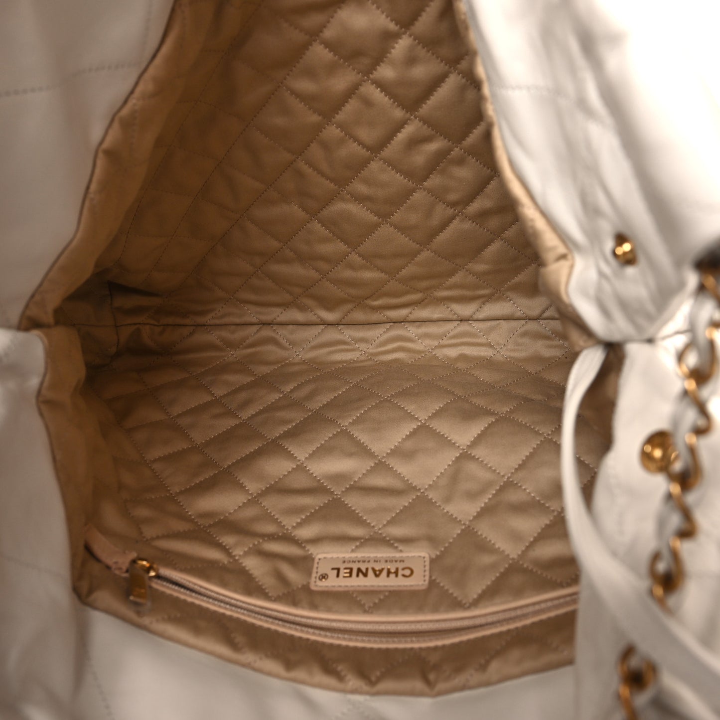 Shiny Calfskin Quilted Chanel 22 White