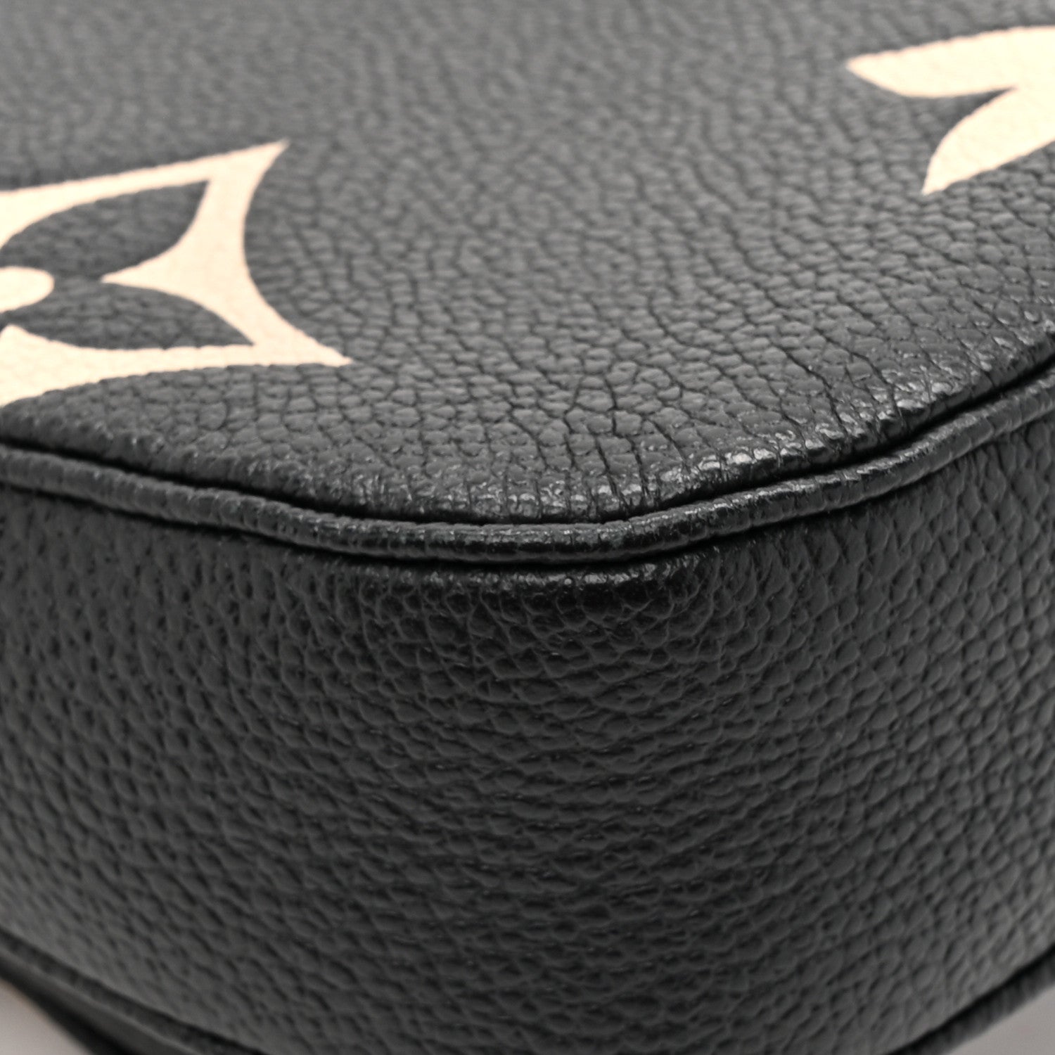 Louis Vuitton Empreinte Monogram Giant Multi Pochette Accessories Black Beige 11 of 11