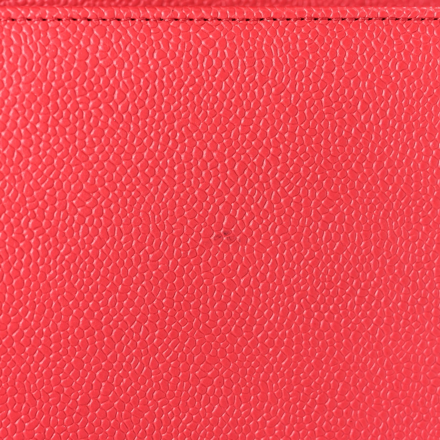 Caviar Quilted Medium Boy Flap Red