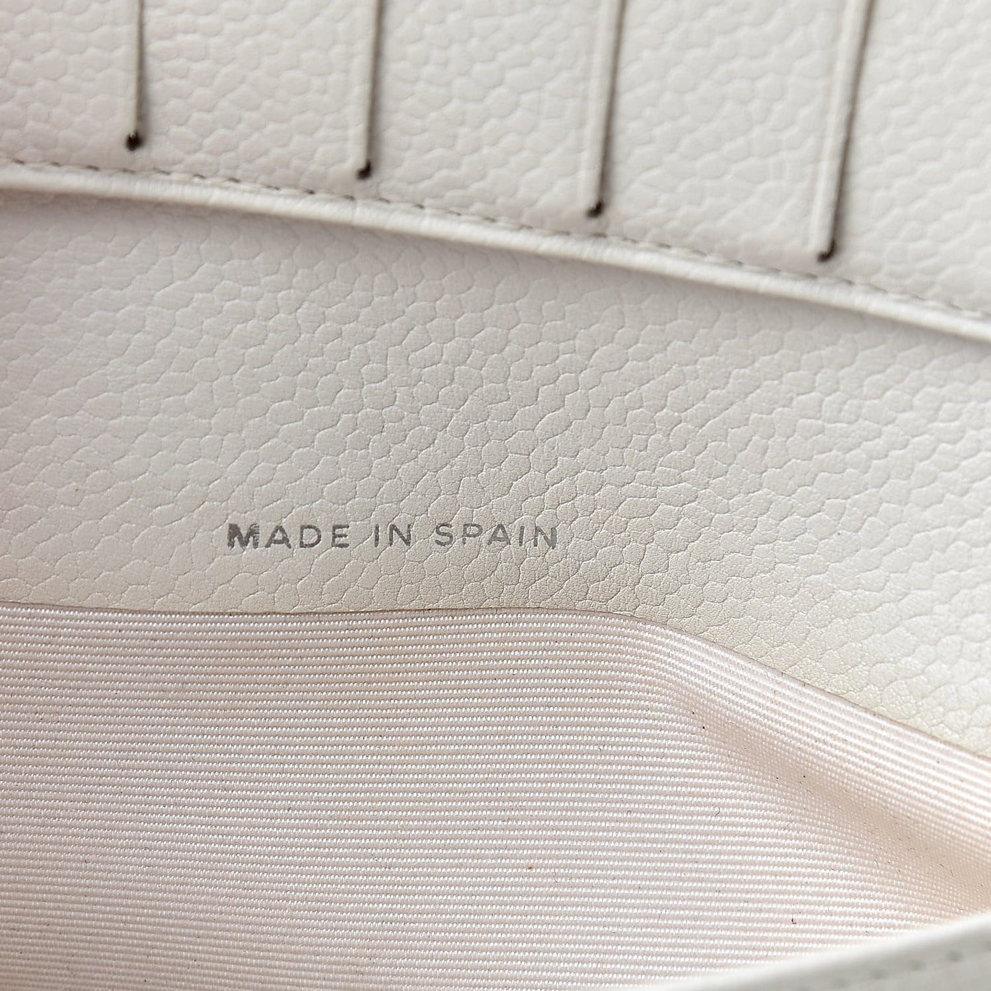 Caviar Timeless CC French Wallet White