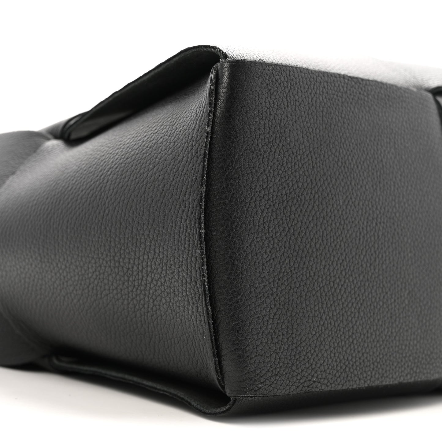Grained Calfskin Maxi Intrecciato Arco Black