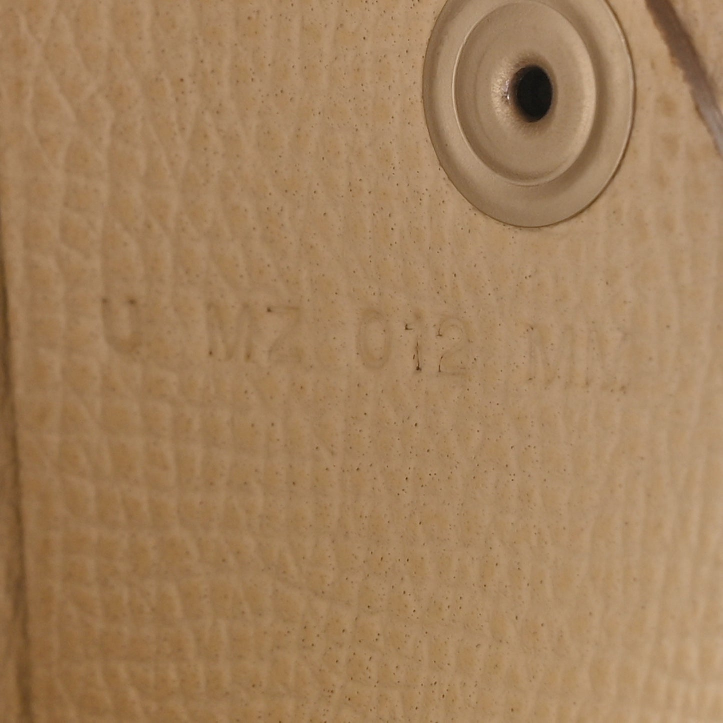 Epsom Calvi Card Case Craie