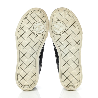 Chanel Printed Fabric Low Top Logo Sneakers 35.5 White Black 5 of 13