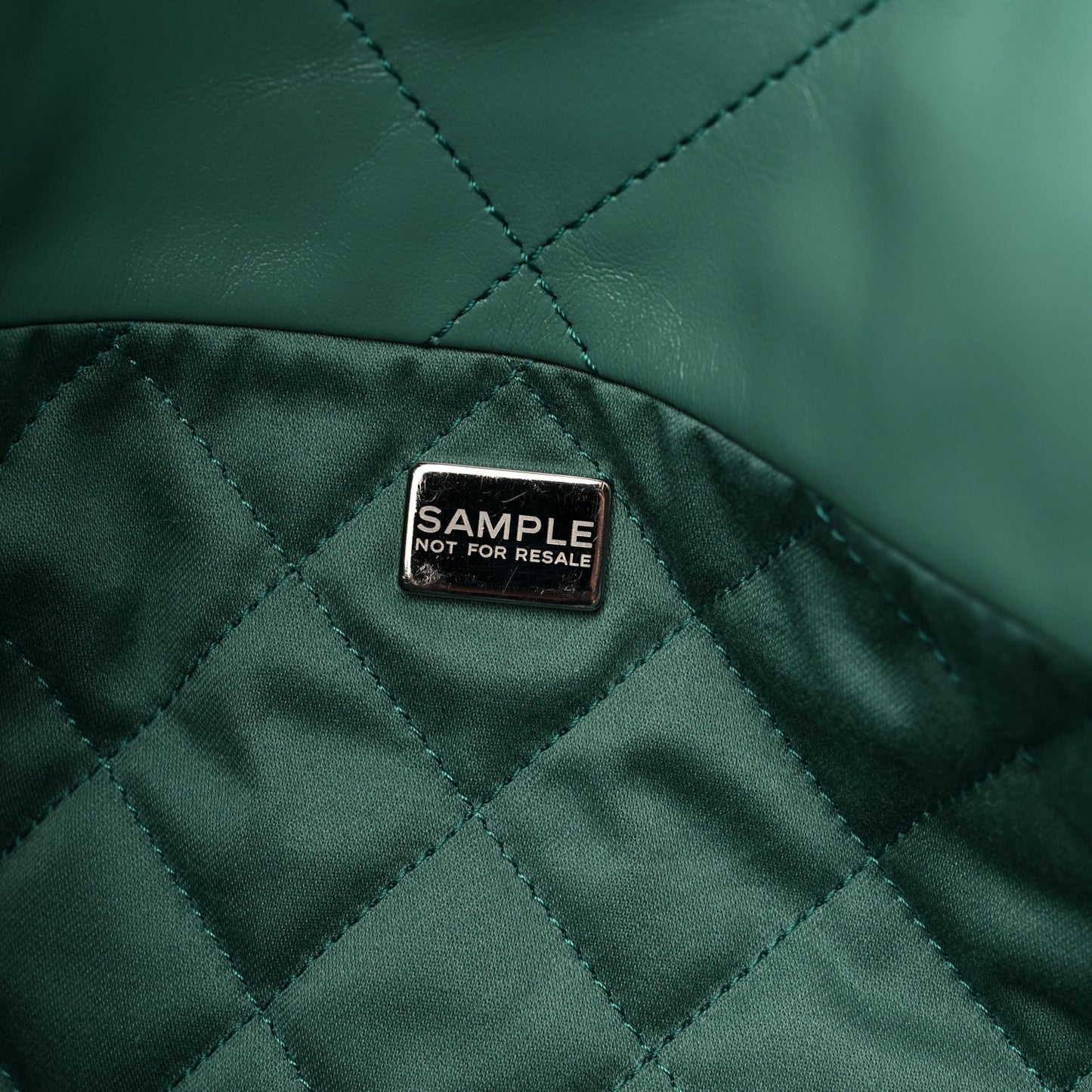 Shiny Calfskin Quilted Chanel 22 Green