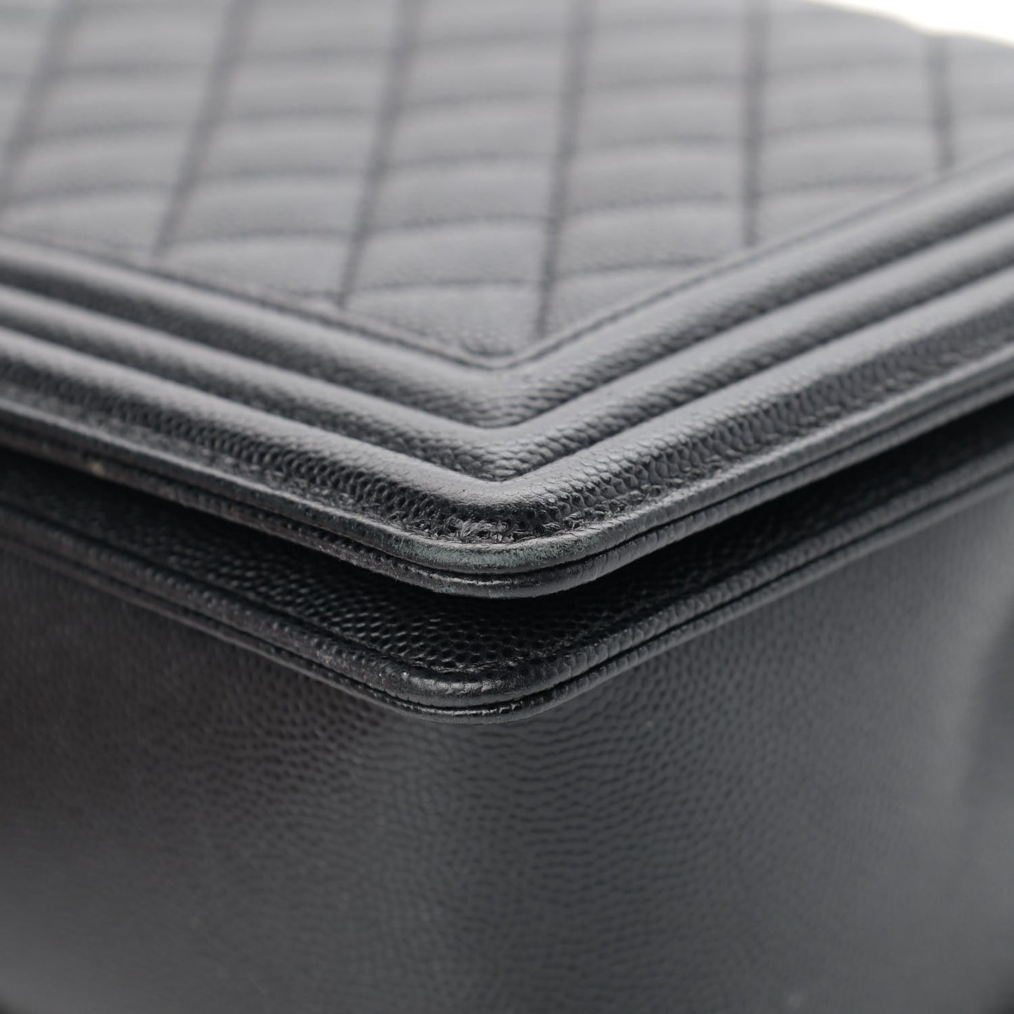 Caviar Quilted New Medium Boy Flap Black
