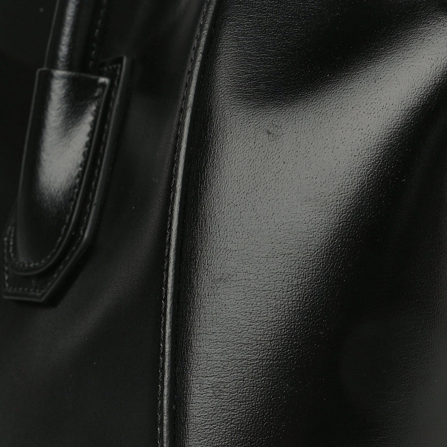 Shiny Lord Calfskin Medium Antigona Black