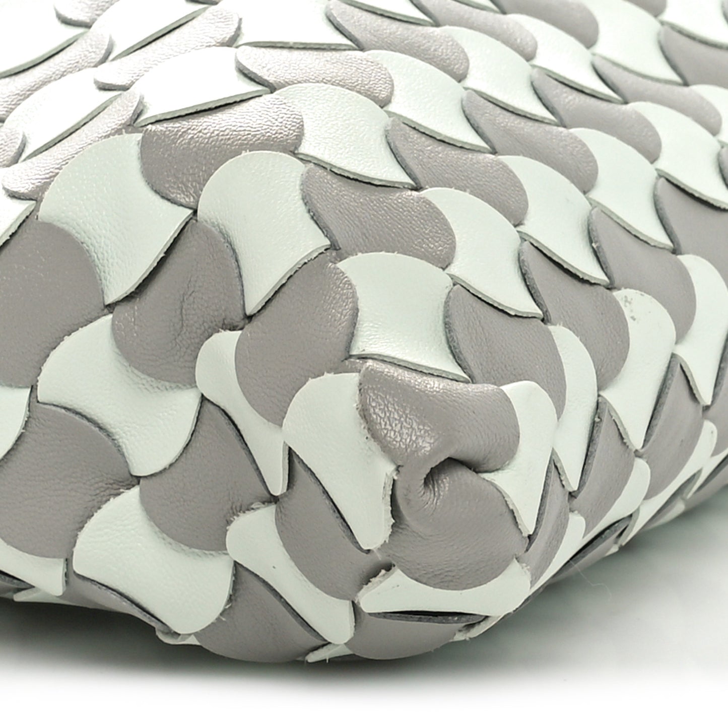 Calfskin Intrecciato Small Hop Agate Glacier