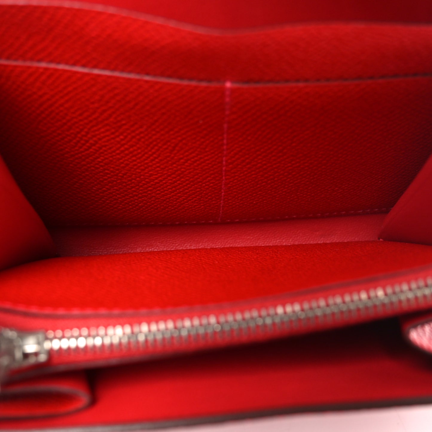 Epsom Constance Compact Passant Wallet Rouge Casaque
