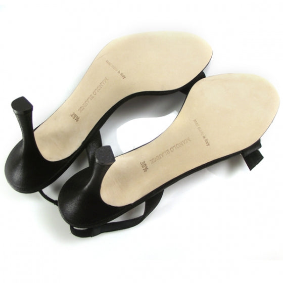 MANOLOBLAHNIKSatinJeweledPumps39.5