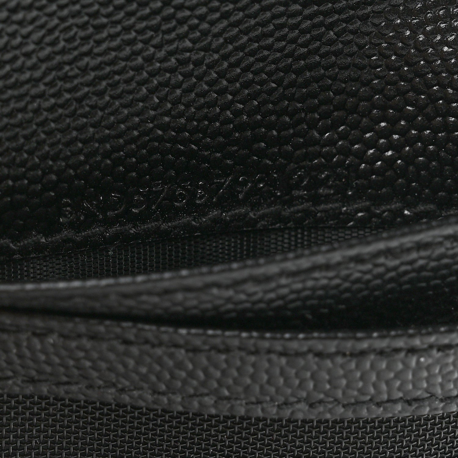 Saint Laurent Grain De Poudre Matelasse Chevron Monogram Zipped Card Case Black 7 of 9