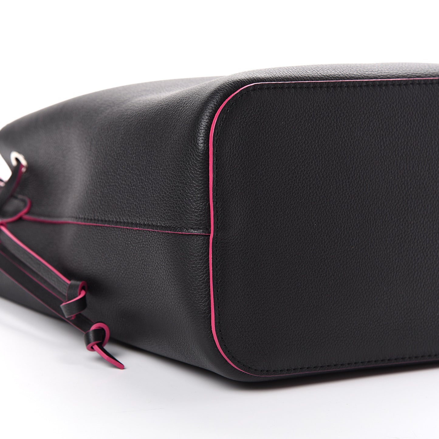 Calfskin Lockme Bucket Black