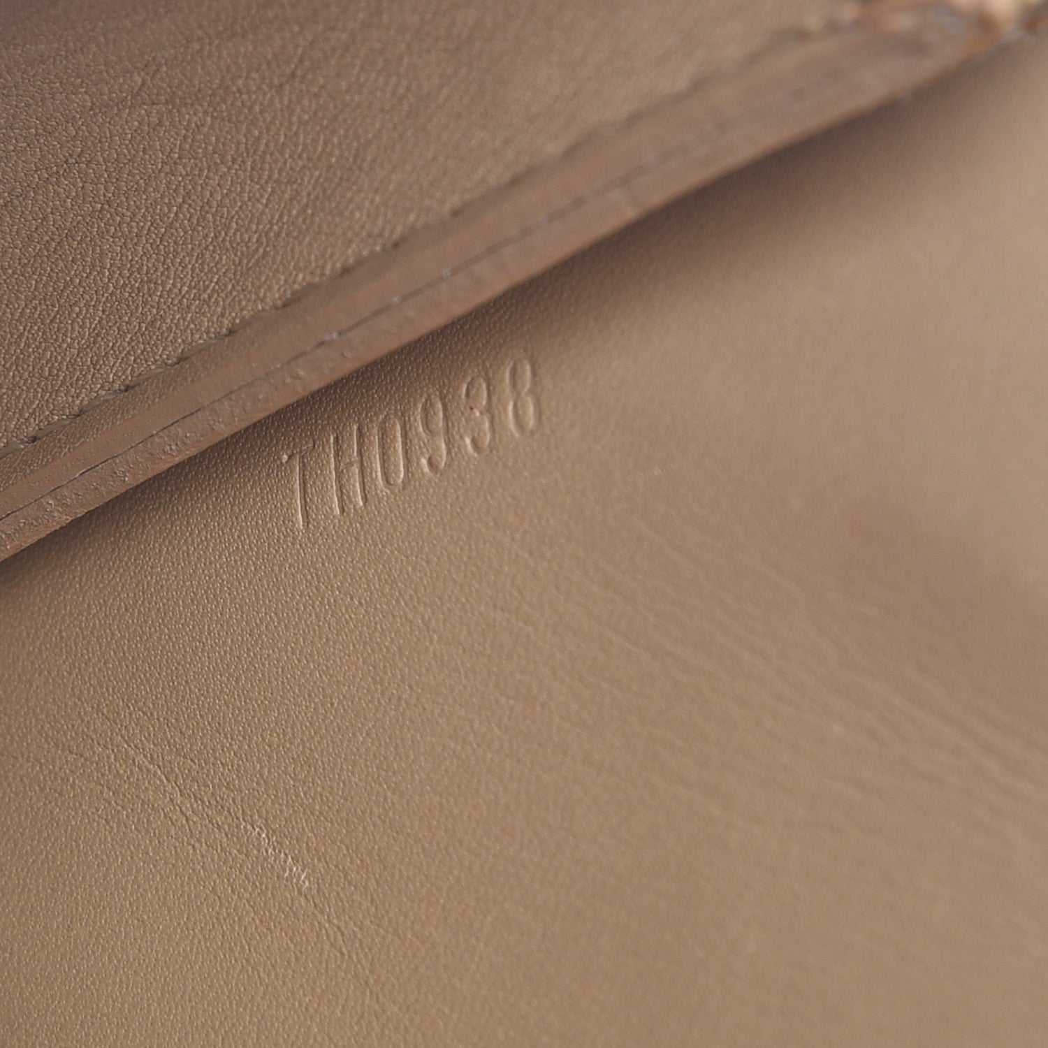 Louis Vuitton Vernis Lexington Pochette Beige 7 of 9