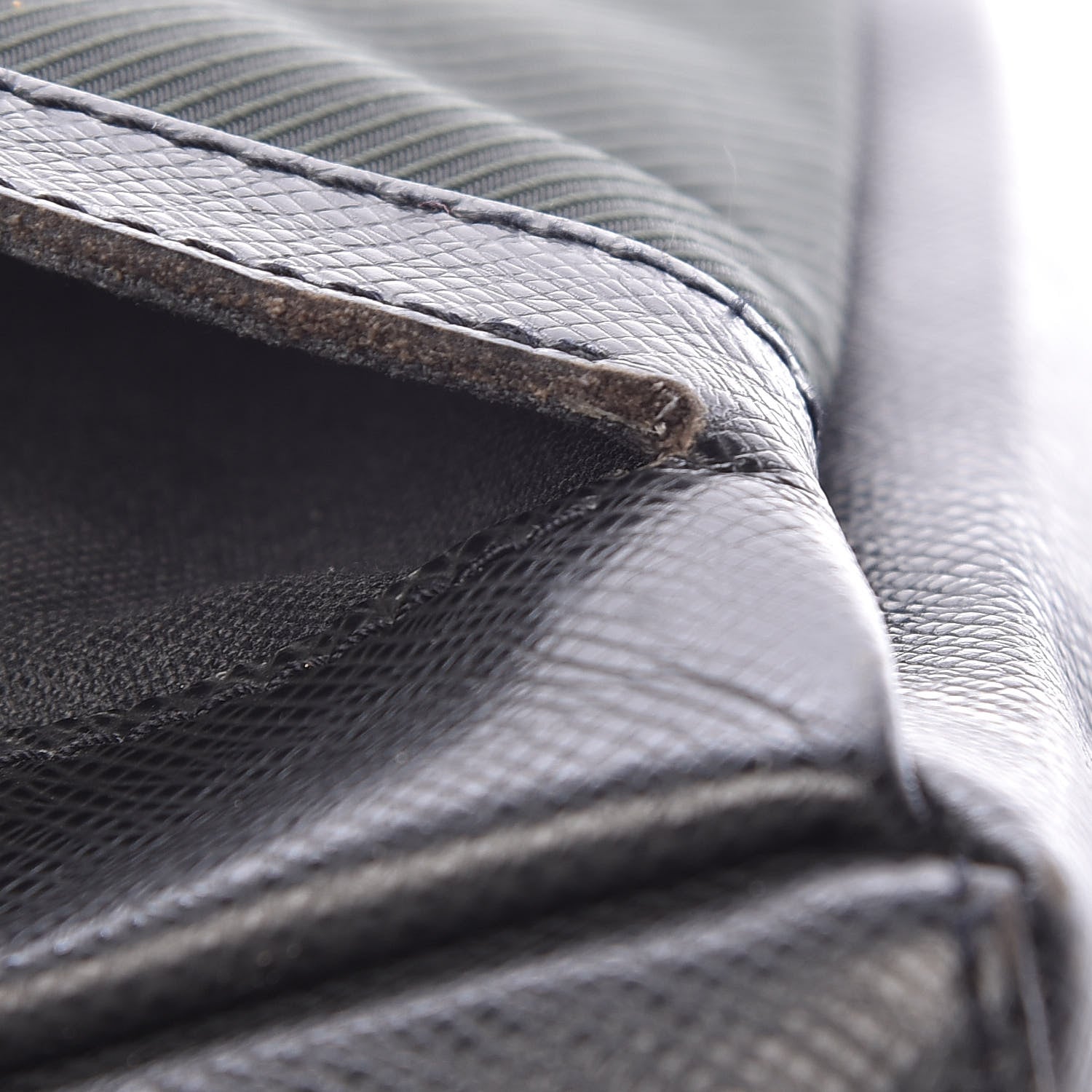 Louis Vuitton Taiga Sayan Epicea 8 of 21