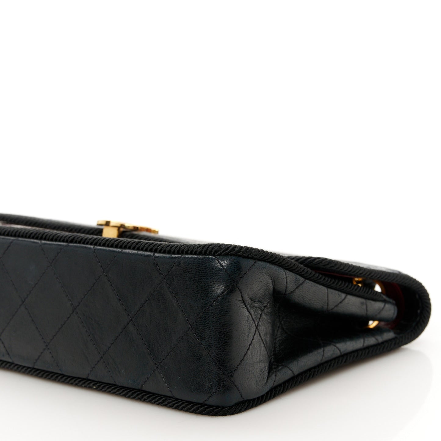 Lambskin Scallop Quilted Single Flap Black