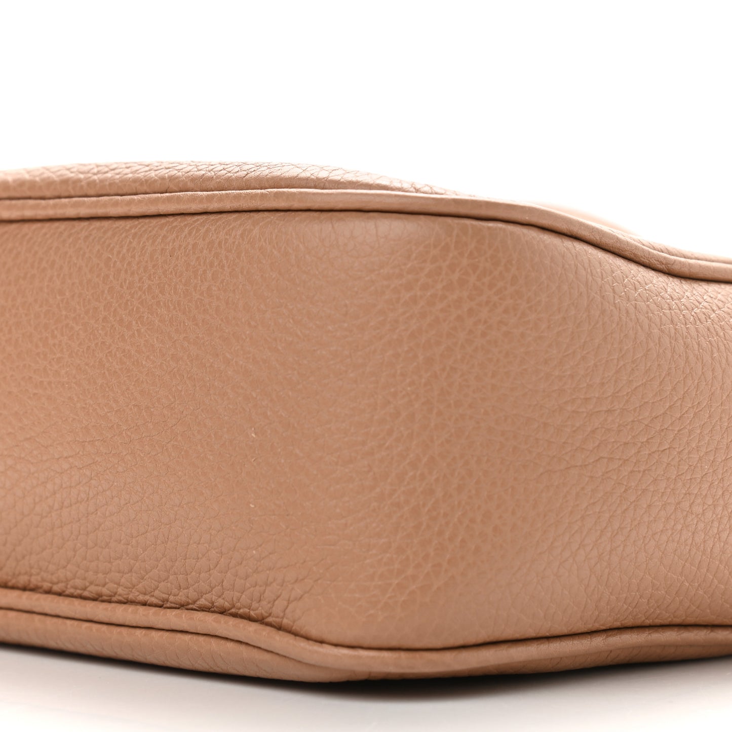 Pebbled Calfskin Small Soho Disco Bag Camelia