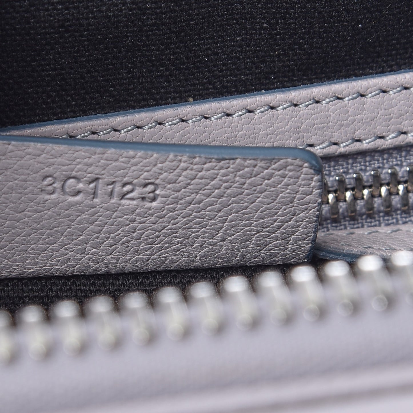 Sugar Goatskin Medium Antigona Pearl Grey