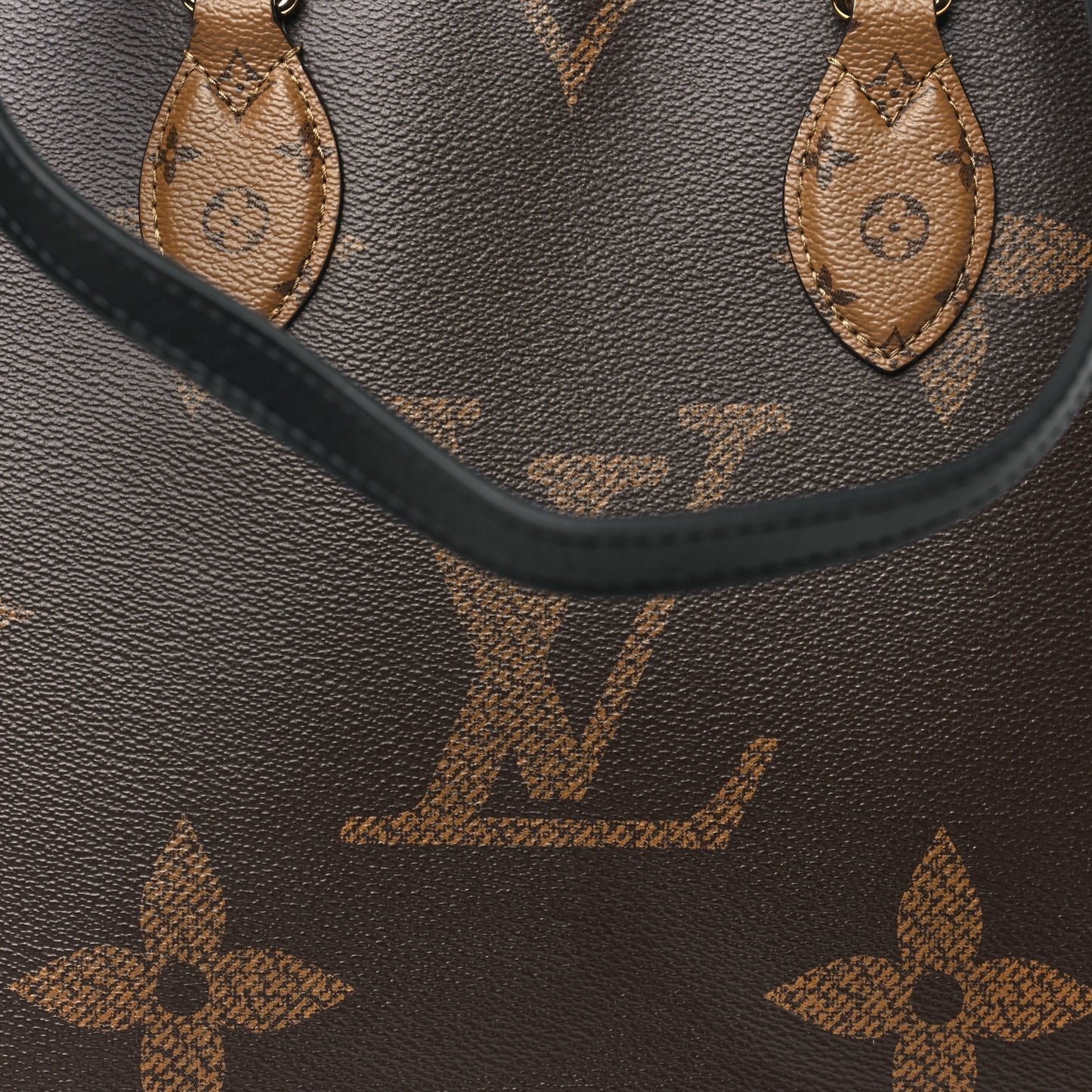 Reverse Monogram Giant Onthego MM