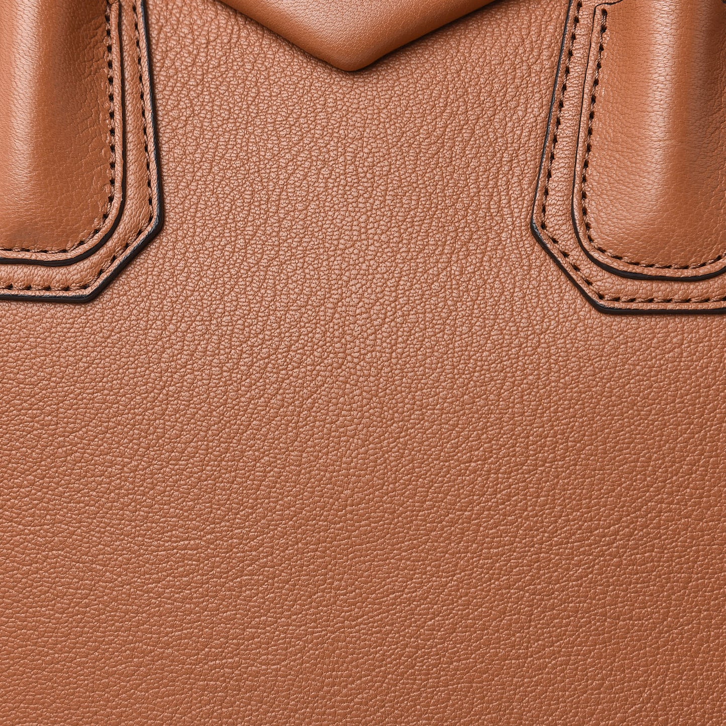 Sugar Goatskin Medium Antigona Medium Beige