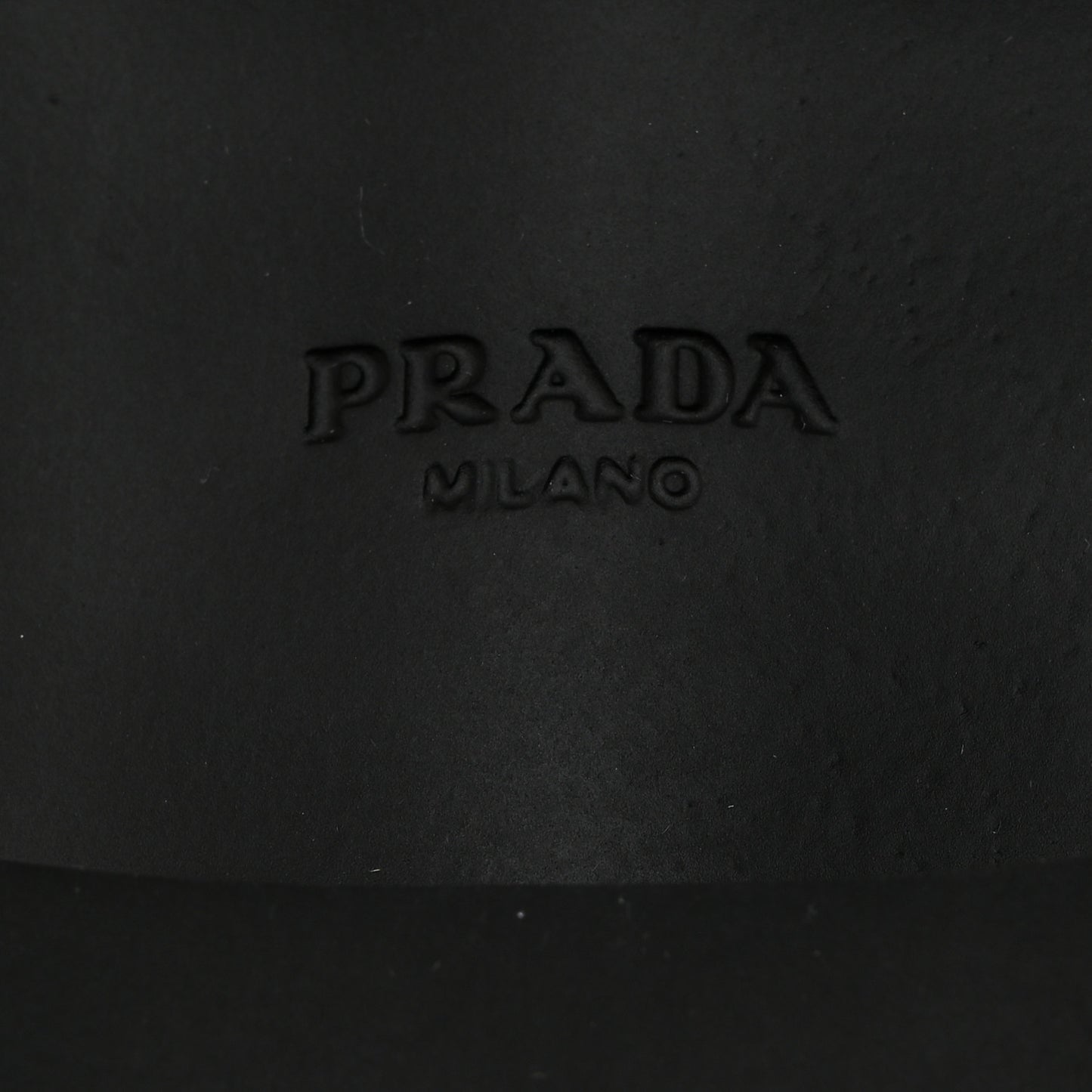Metallic Brushed Calfskin Metal Triangle Logo 50mm Loafers 40 Platino