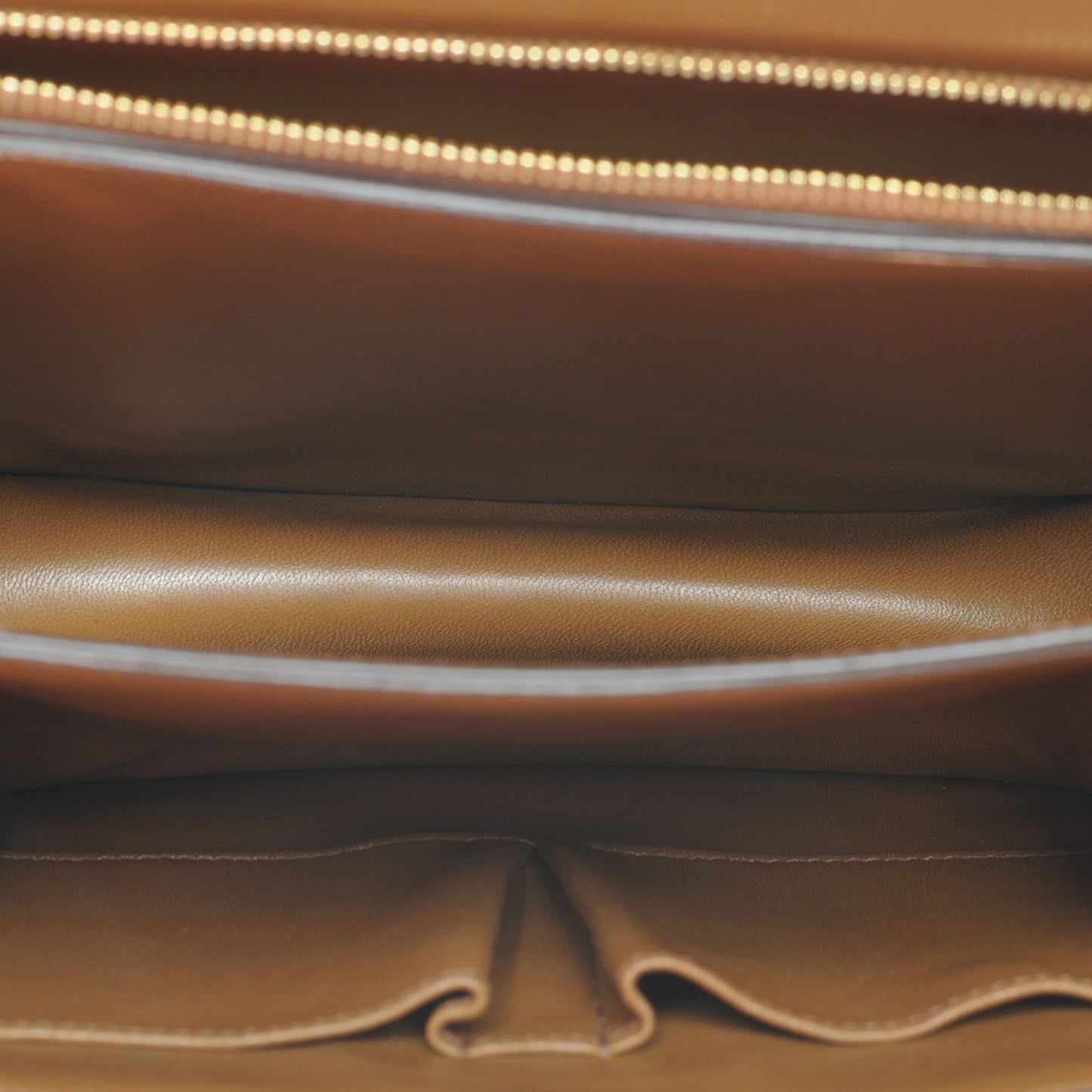 Leather Medium Classic Box Flap Bag Camel