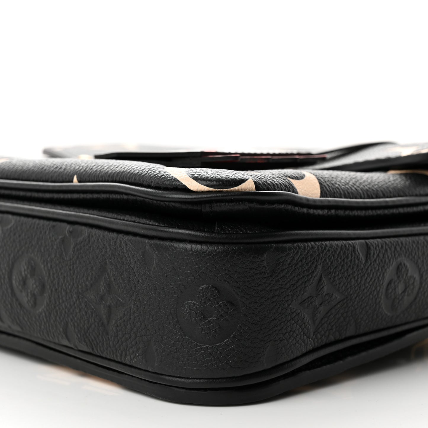 Empreinte Monogram Giant Crafty Pochette Metis Black Creme