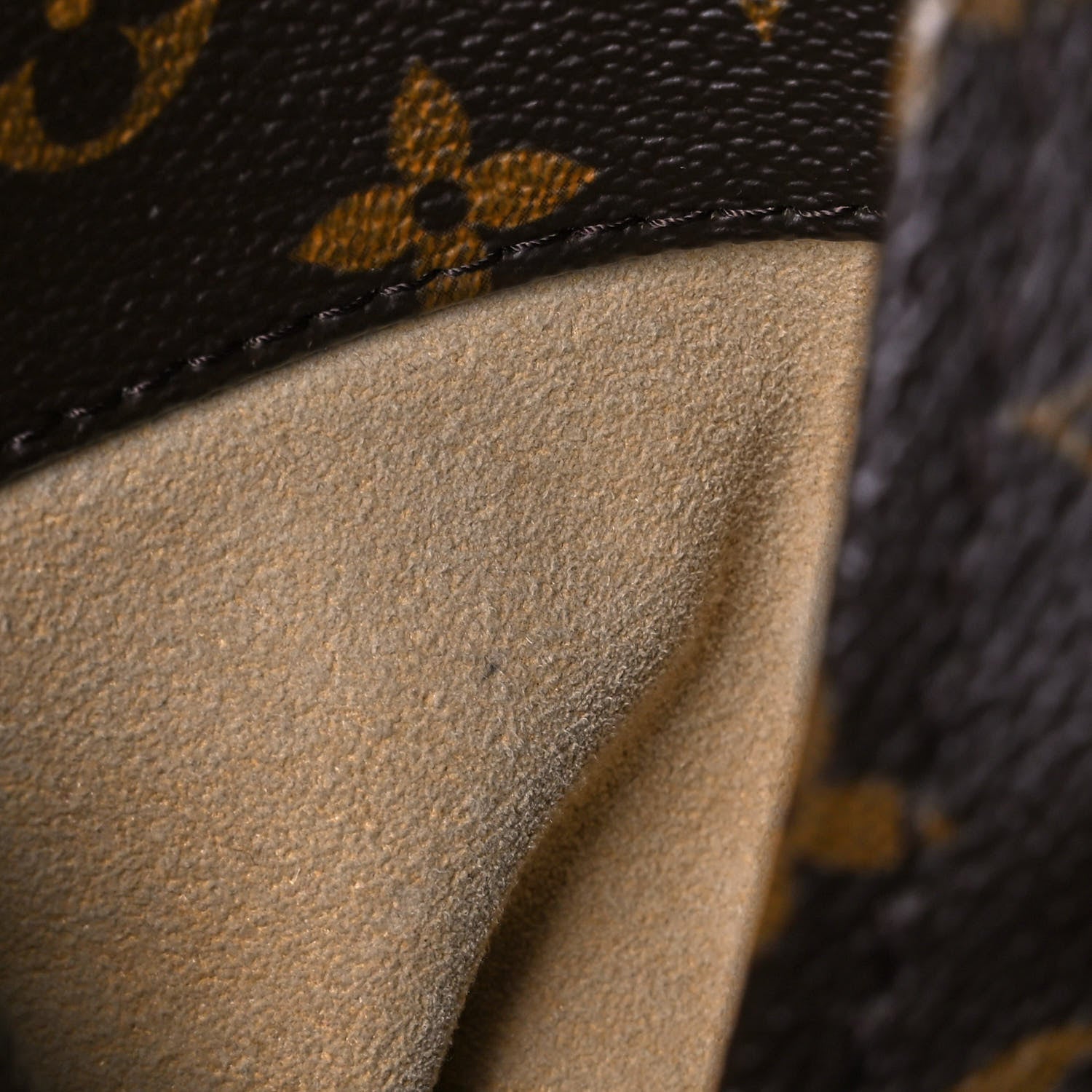 Louis Vuitton Monogram Artsy MM 12 of 12
