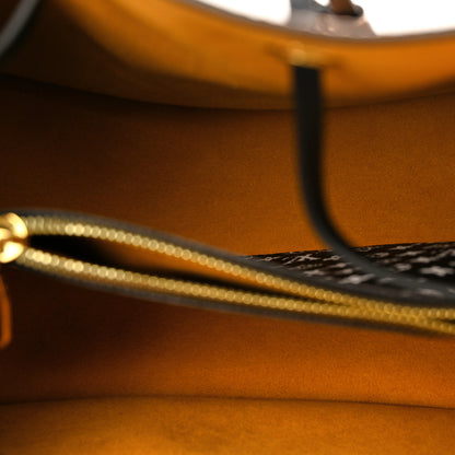 Louis Vuitton Monogram Giant Jungle NéoNoé Caramel 5 of 9