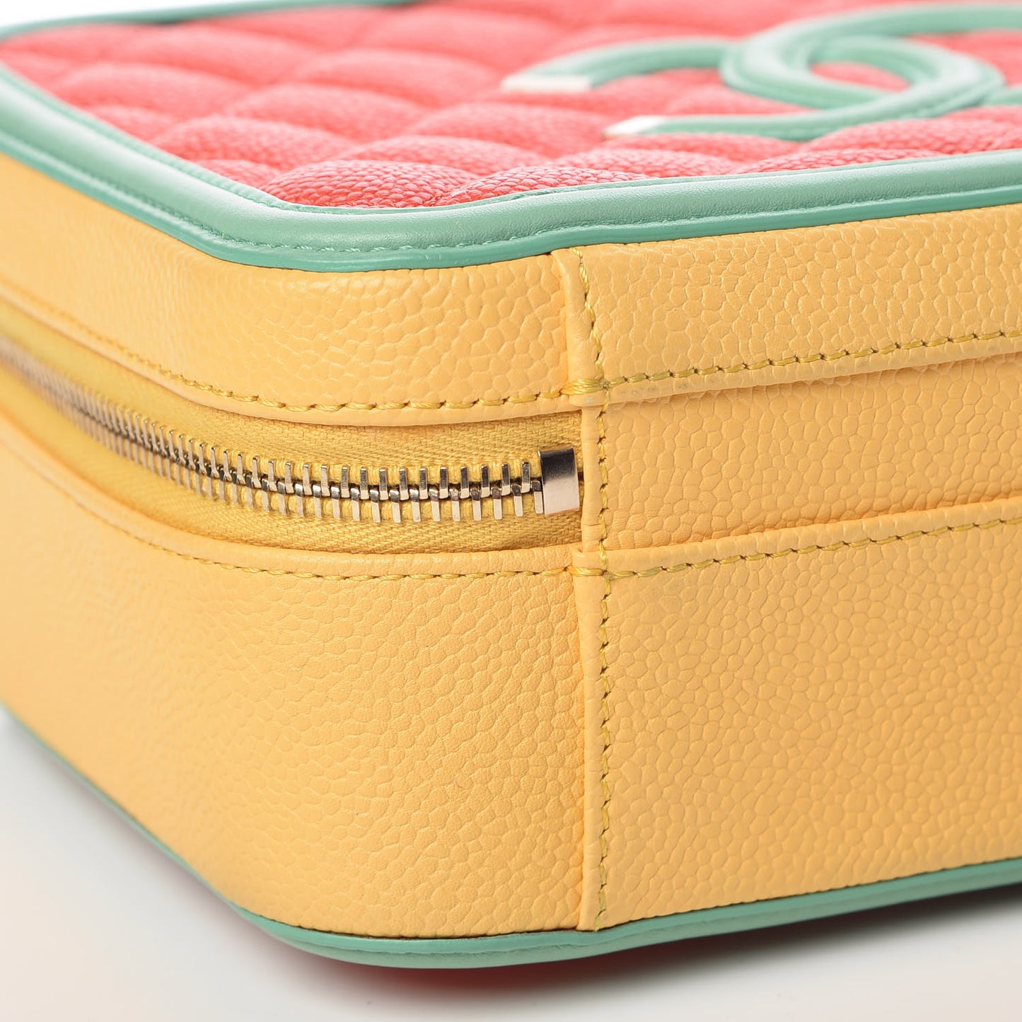 Caviar Quilted Medium CC Filigree Vanity Case Multicolor