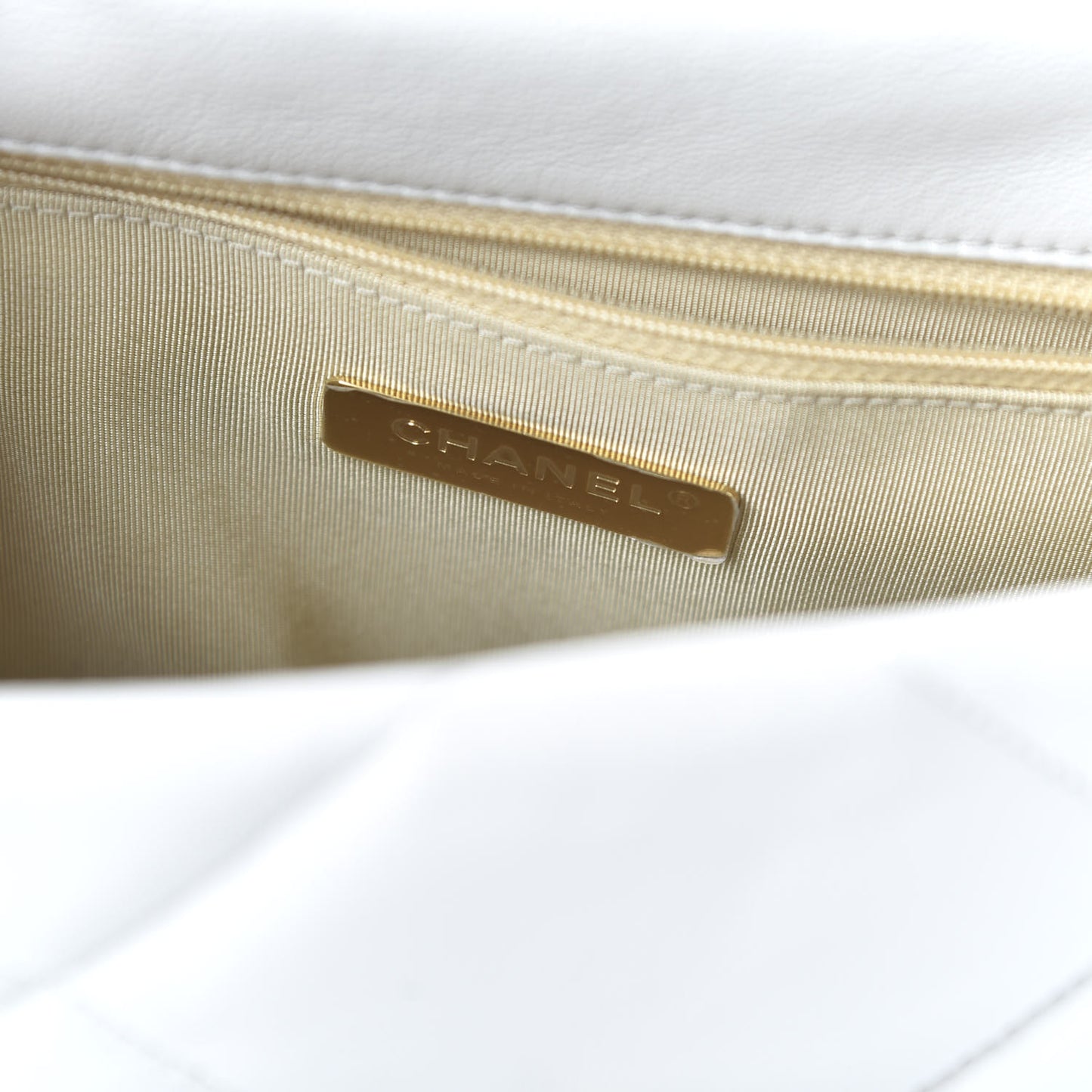 Lambskin Quilted Medium 19 Flap White