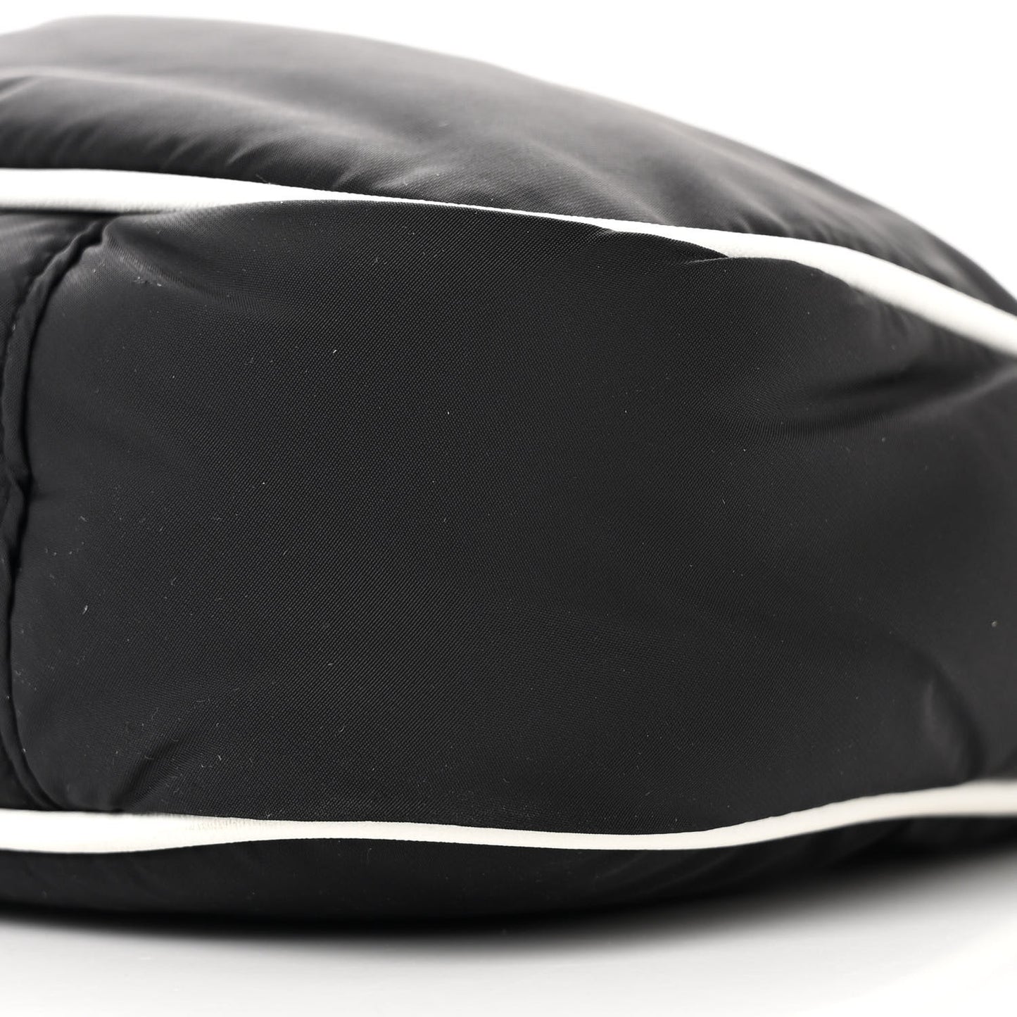 Econyl Nylon Le 5 A 7 Hobo Black White