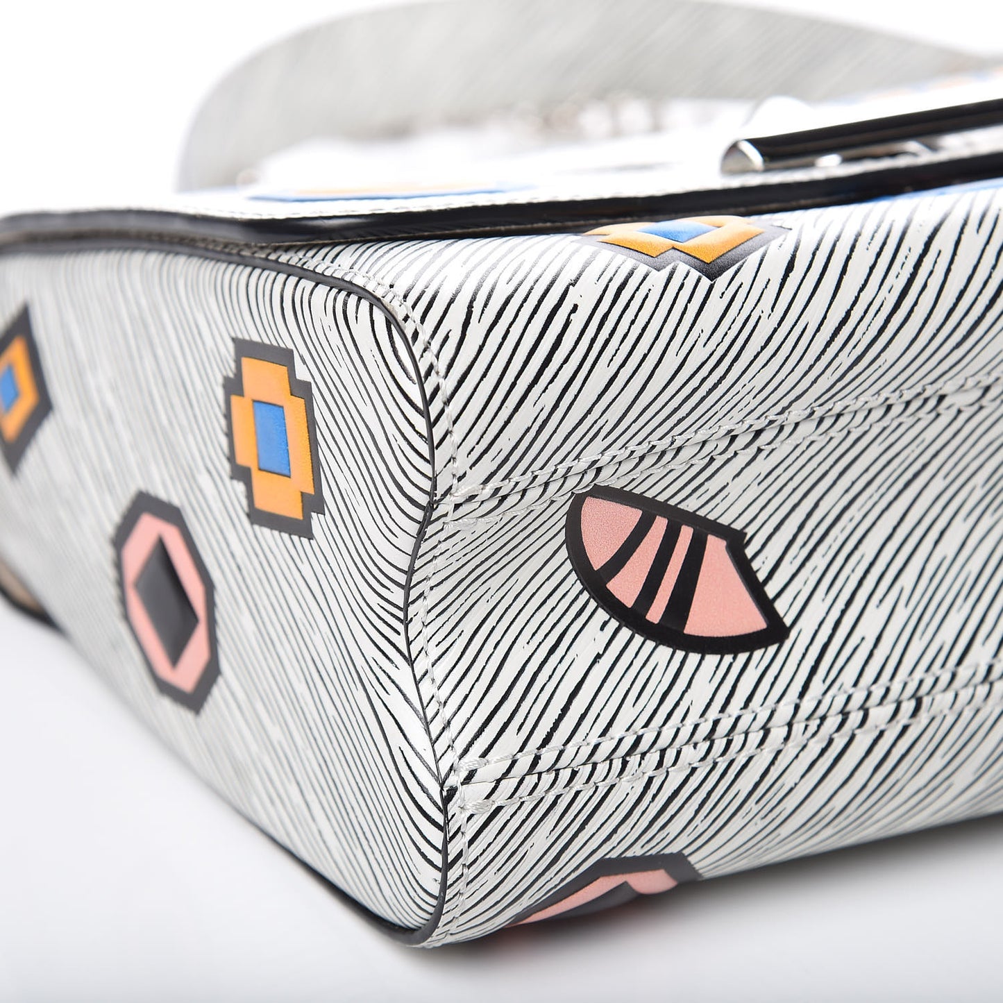 Epi Azteque Twist Shoulder Bag MM White