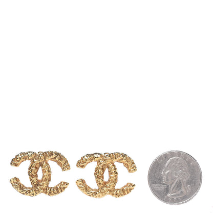 Chanel Textured CC Clip On Earrings Gold 2 of 5