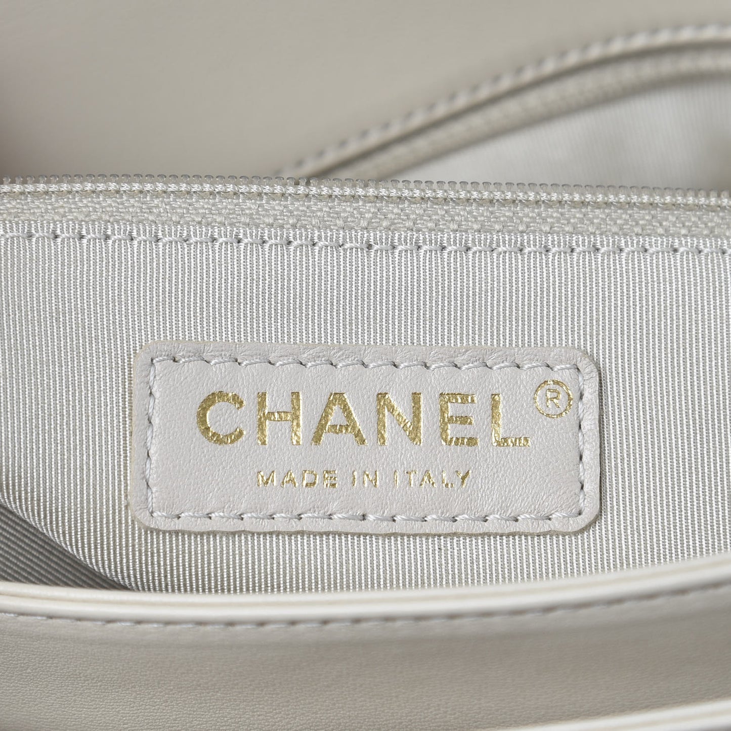 Lambskin Quilted Medium Citizen Chic Flap Ivory