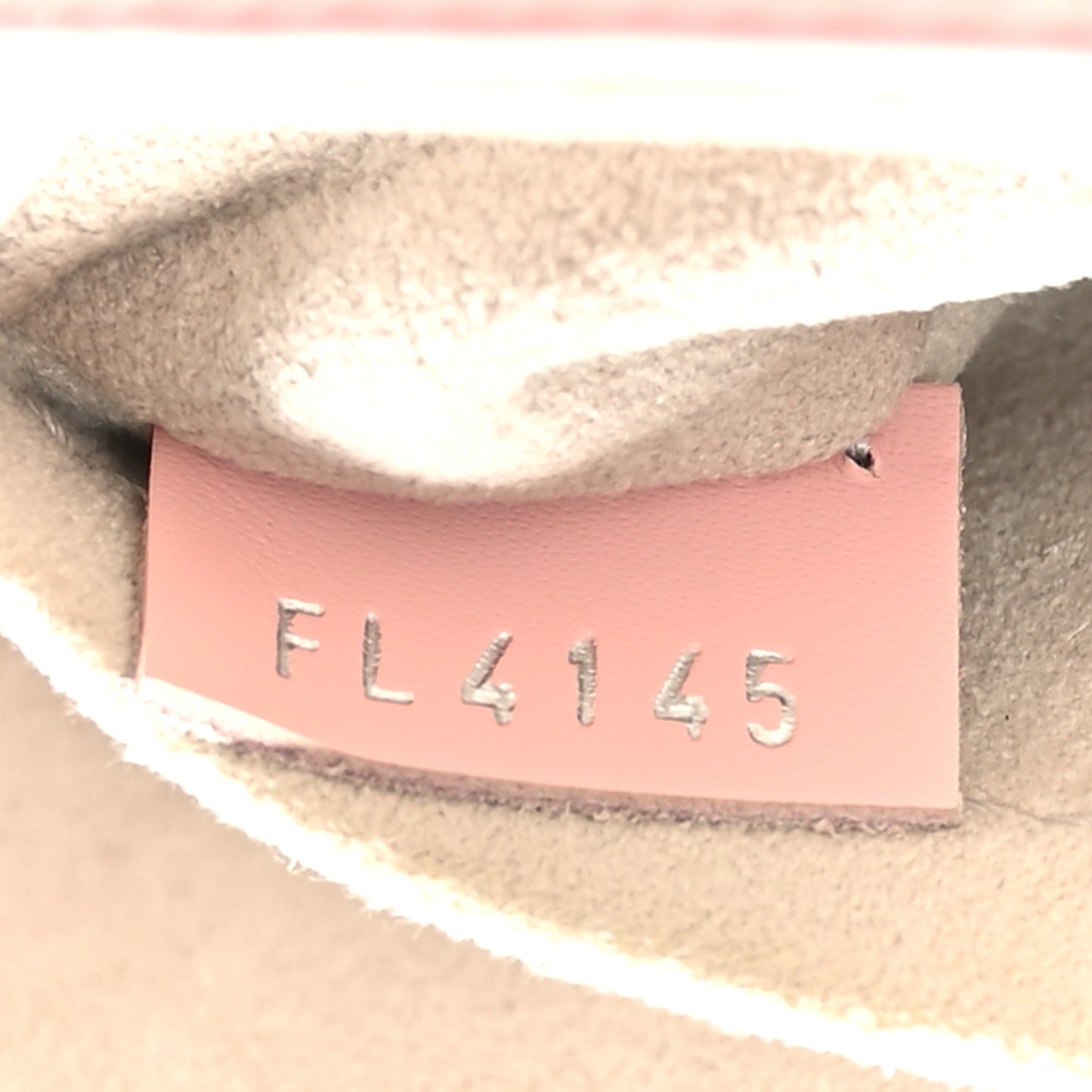 Epi Twist Shoulder Bag MM Rose Ballerine