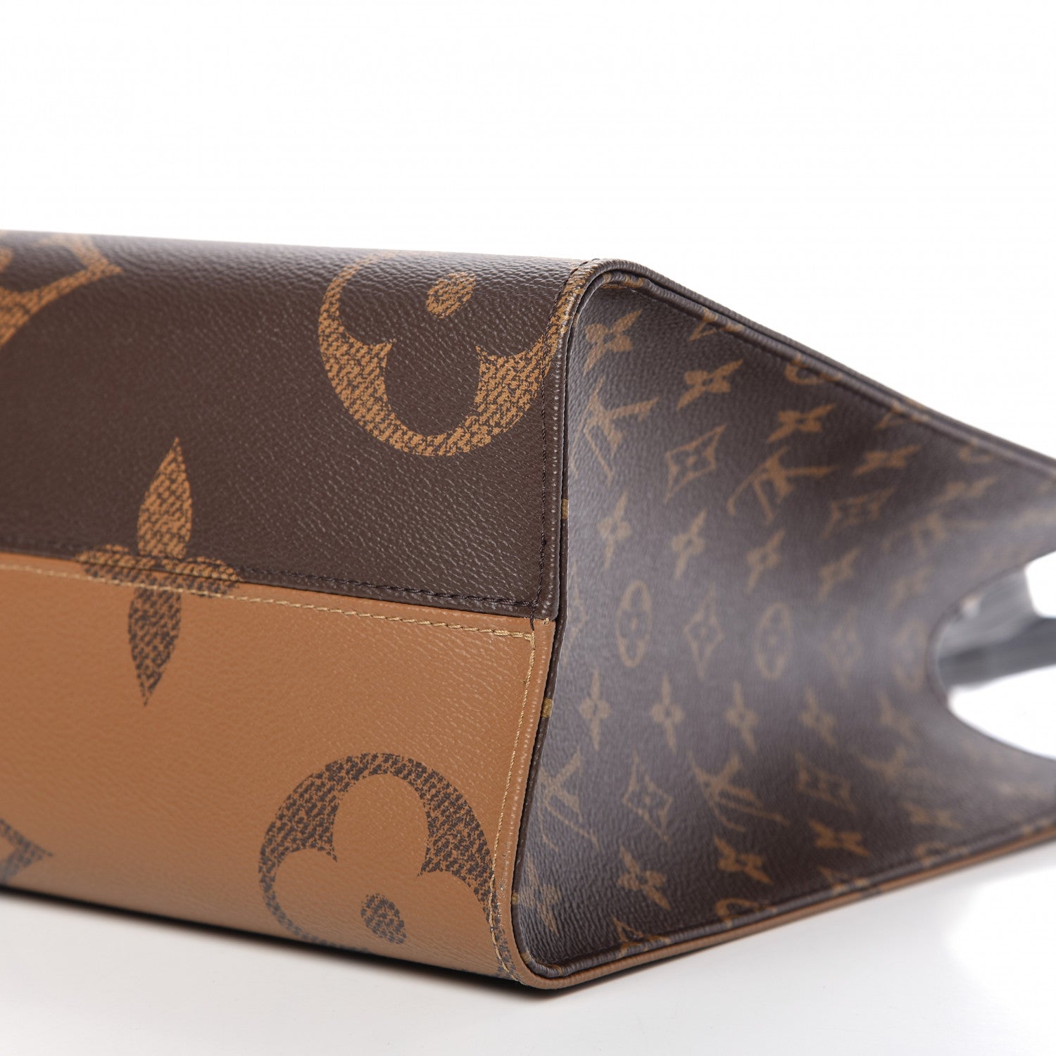 Louis Vuitton Reverse Monogram Giant Onthego MM 7 of 9