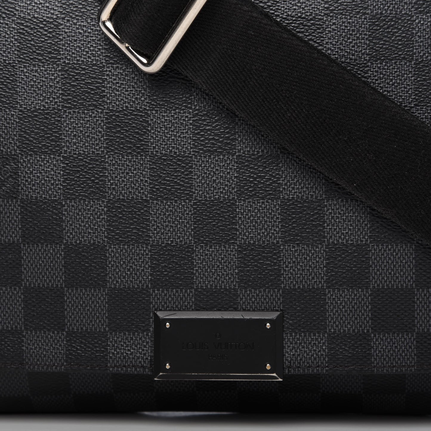 Damier Graphite District GM