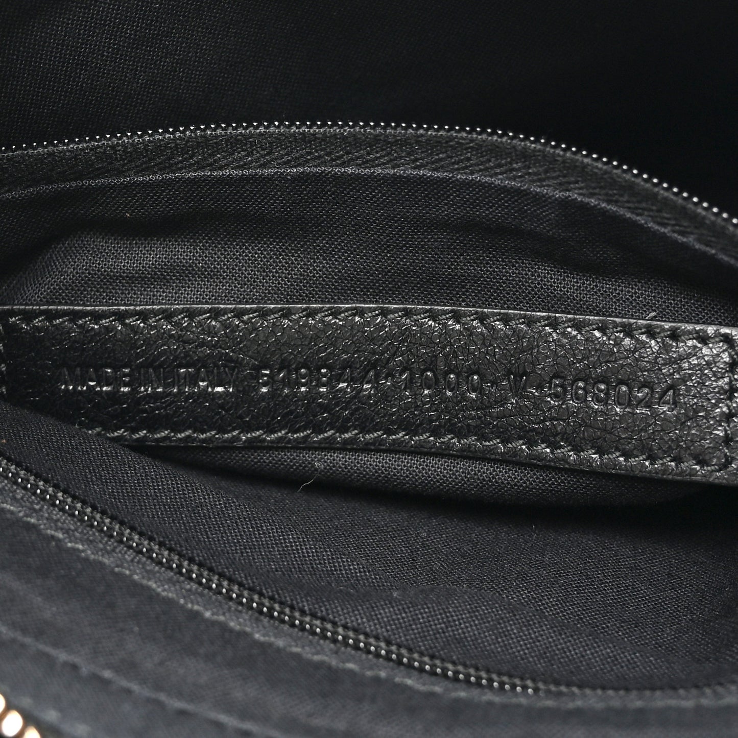 Agneau Giant 12 Gold Hardware Hip Black