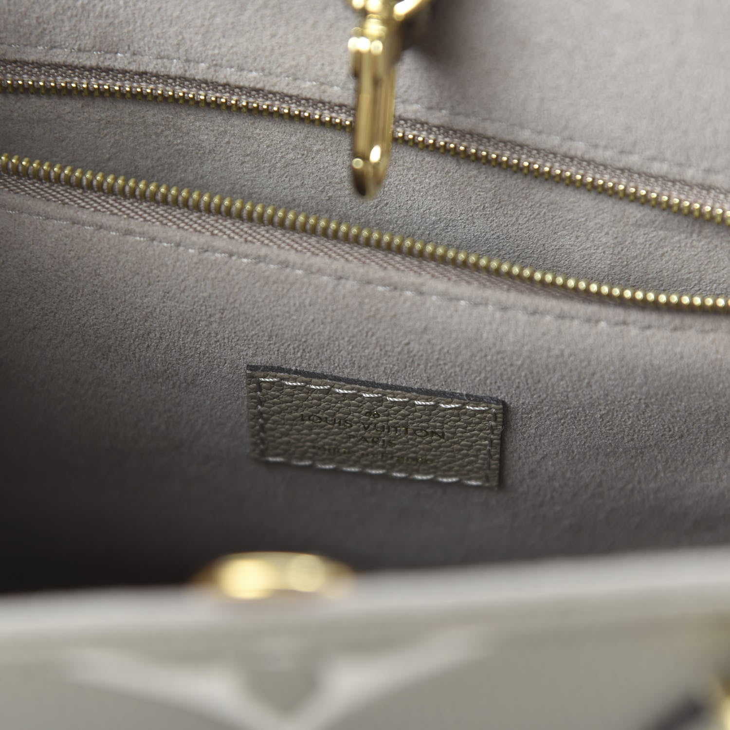 Louis Vuitton Empreinte Monogram Giant Onthego PM Tourterelle Creme 7 of 8