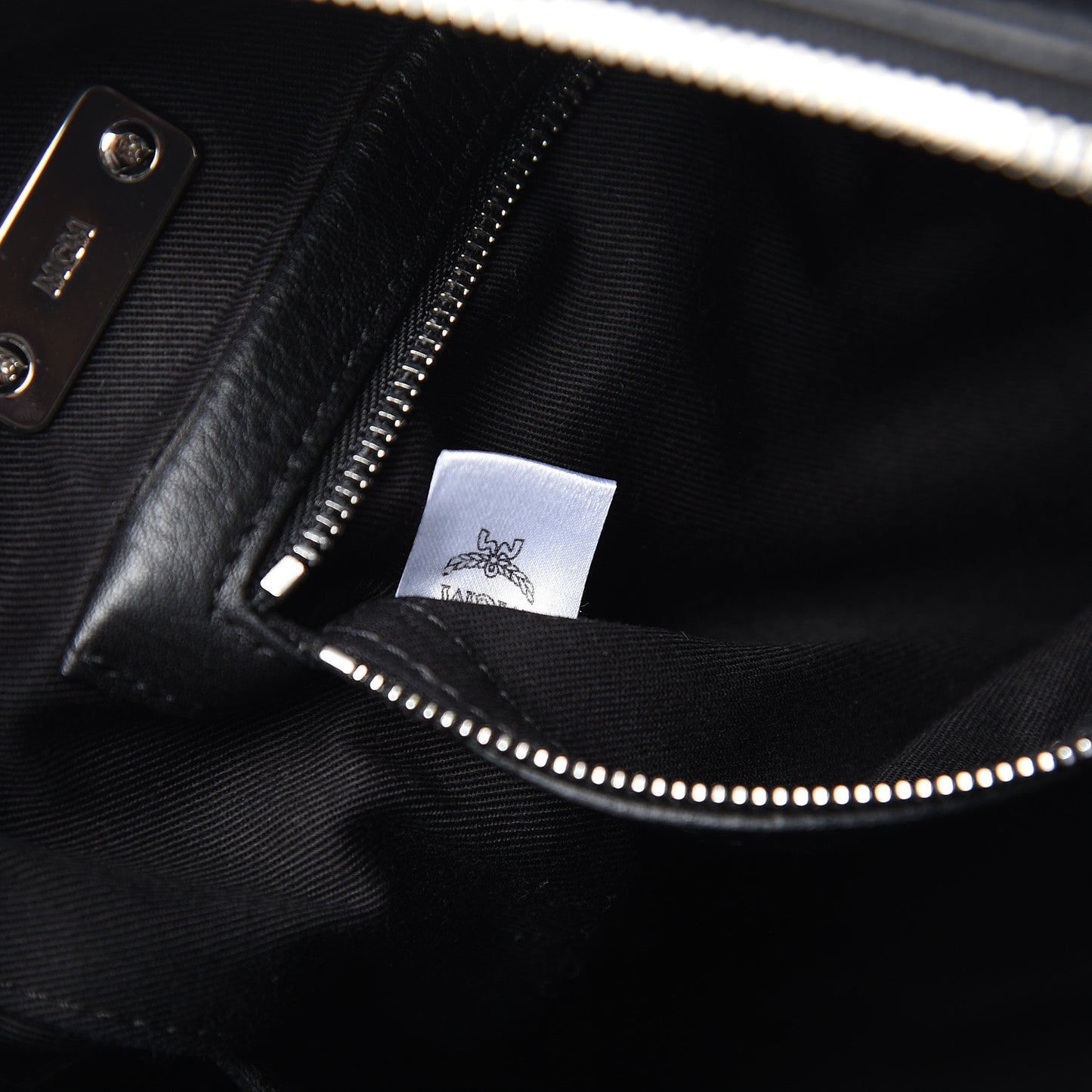 Visetos Medium Essential Boston Bag Black