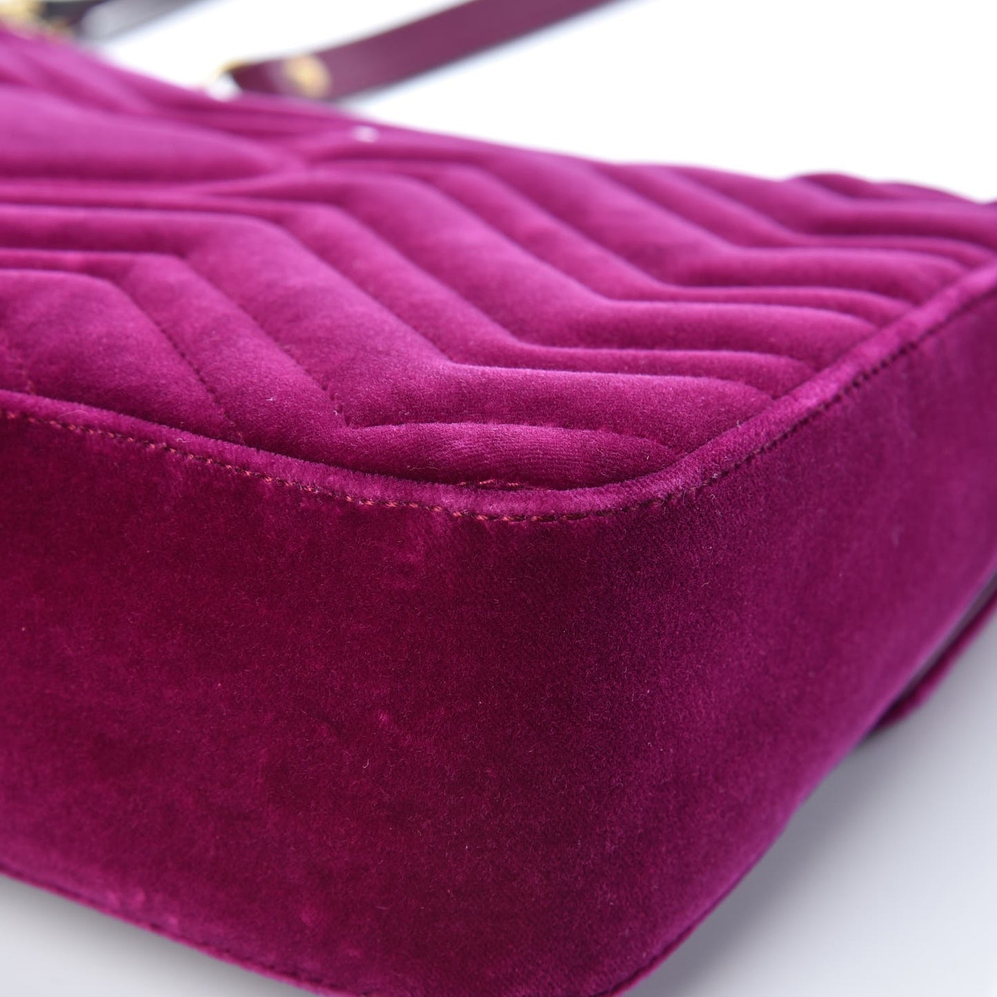 Velvet Matelasse Medium GG Marmont Shoulder Bag Fuchsia Violet Cyclamen