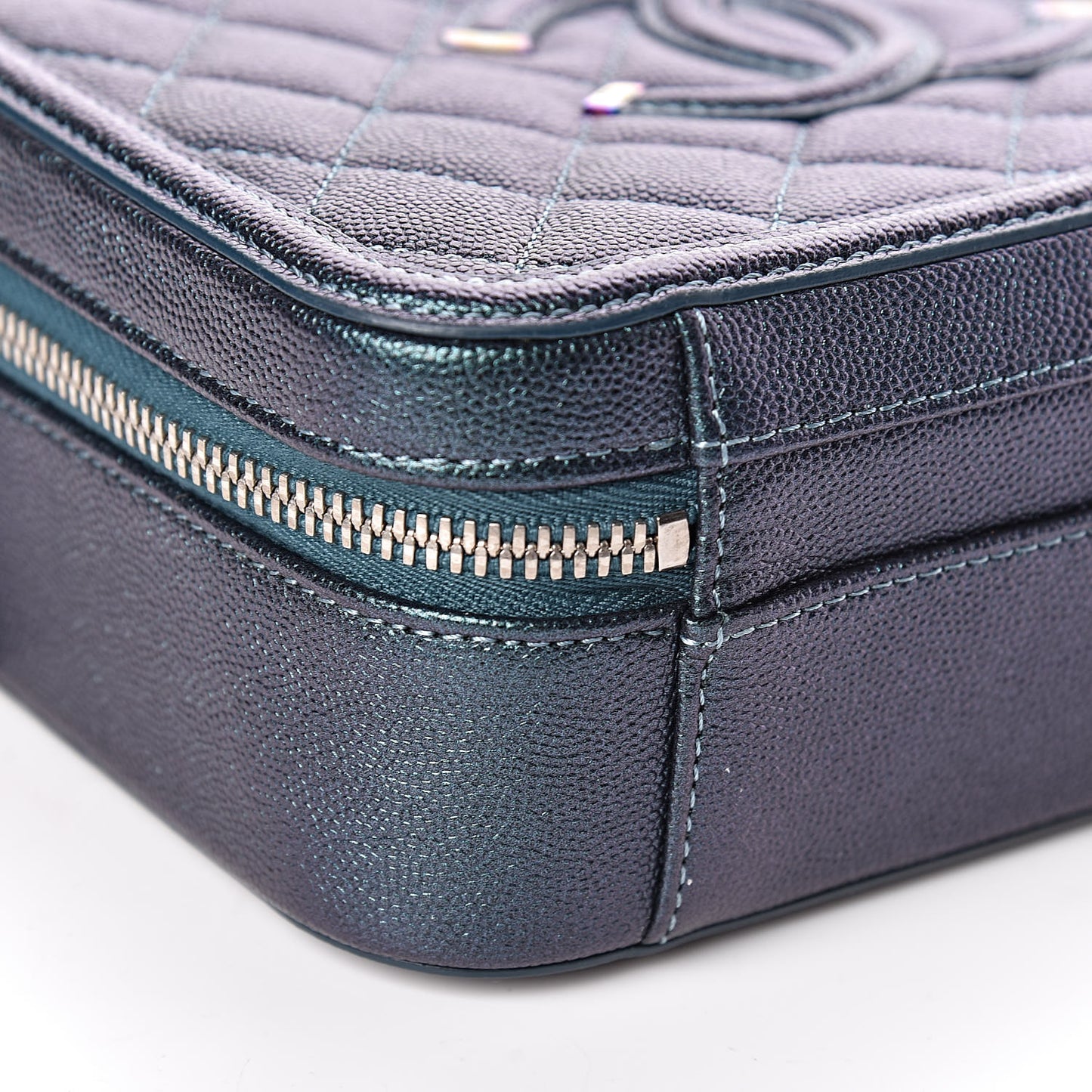 Iridescent Caviar Quilted Medium CC Filigree Vanity Case Dark Turquoise