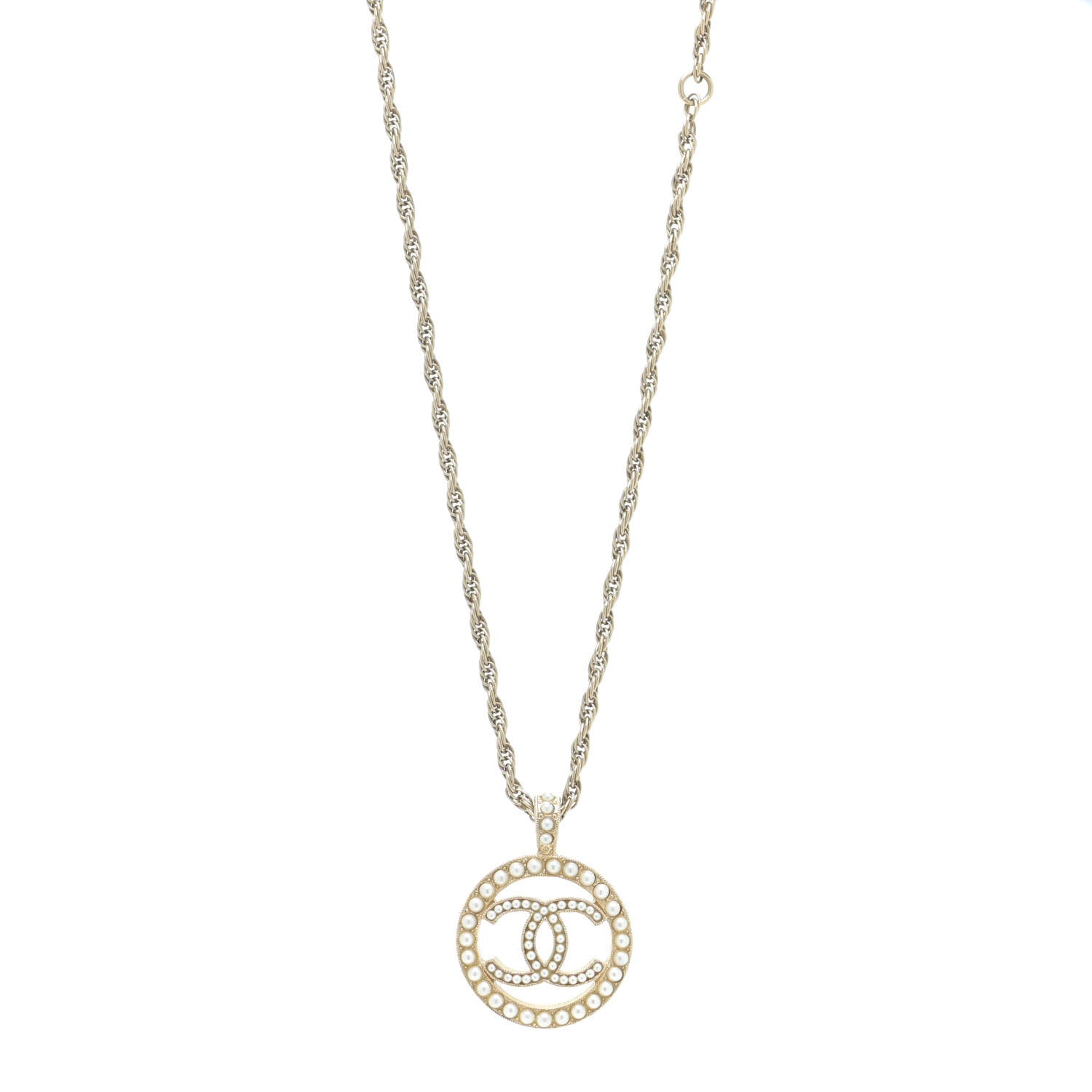 Chanel Pearl CC Round Pendant Necklace Gold 1 of 7