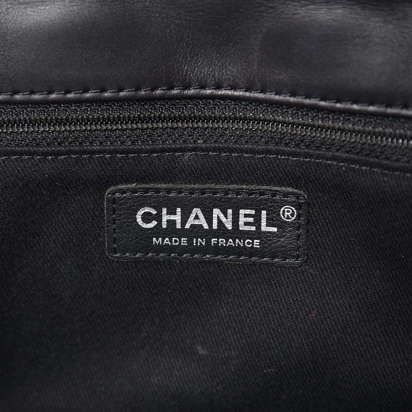 Calfskin Quilted Double Stitch Hamptons Clutch with Chain Black
