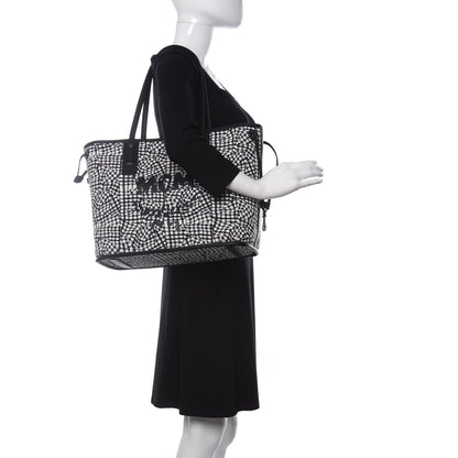MCM Visetos Medium Liz Reversible Shopper Tote Black 2 of 15