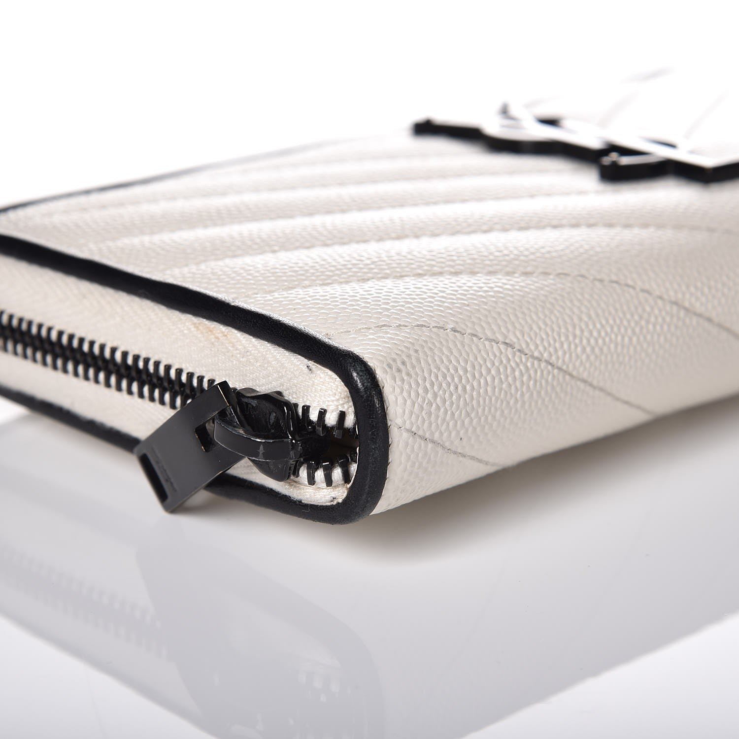 Saint Laurent Grain De Poudre Matelasse Chevron Monogram Zip Around Wallet Porcellana Black 8 of 10