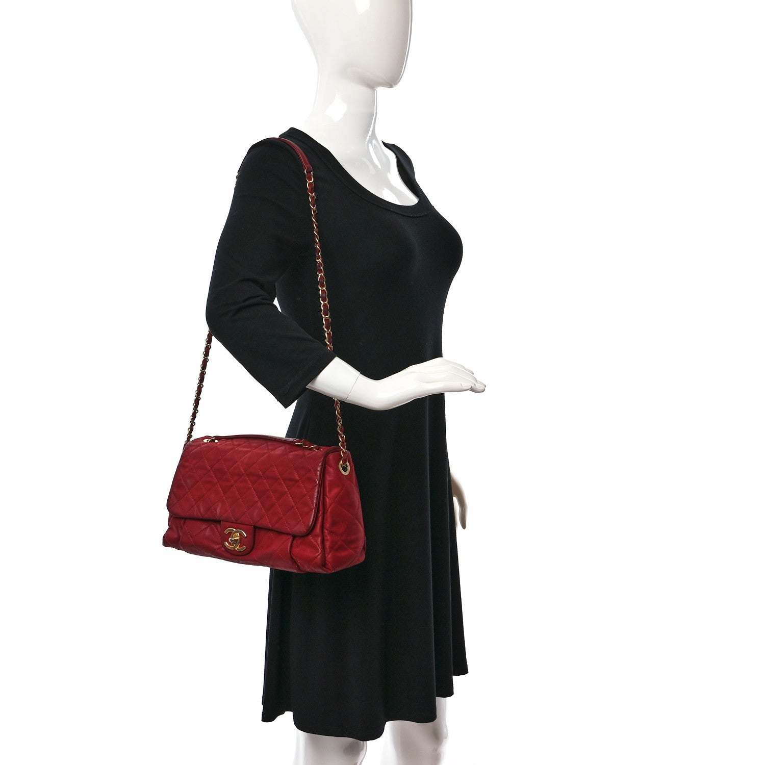 Chanel Iridescent Calfskin Quilted Chic Quilt Flap Red 2 of 14